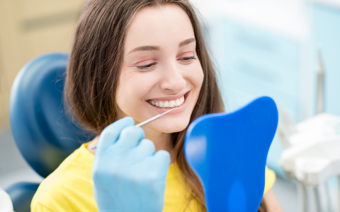 Dental care and smile makeovers procedure group card